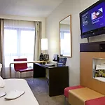 Novotel Roissy Witz 생비츠