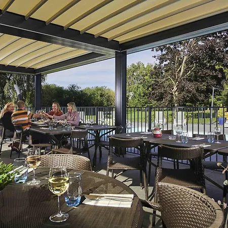 Novotel Roissy Witz ホテル 4*